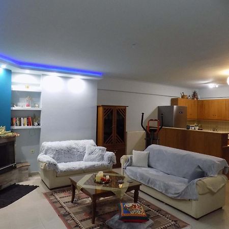 Natalys 2 Bedroom Gorgeous Apartment In Волос Екстериор снимка