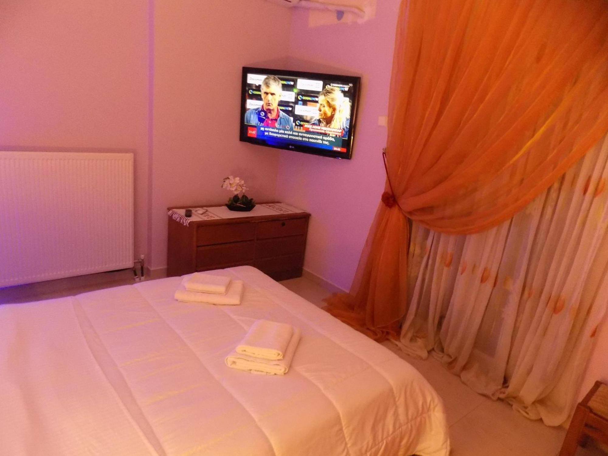 Natalys 2 Bedroom Gorgeous Apartment In Волос Екстериор снимка